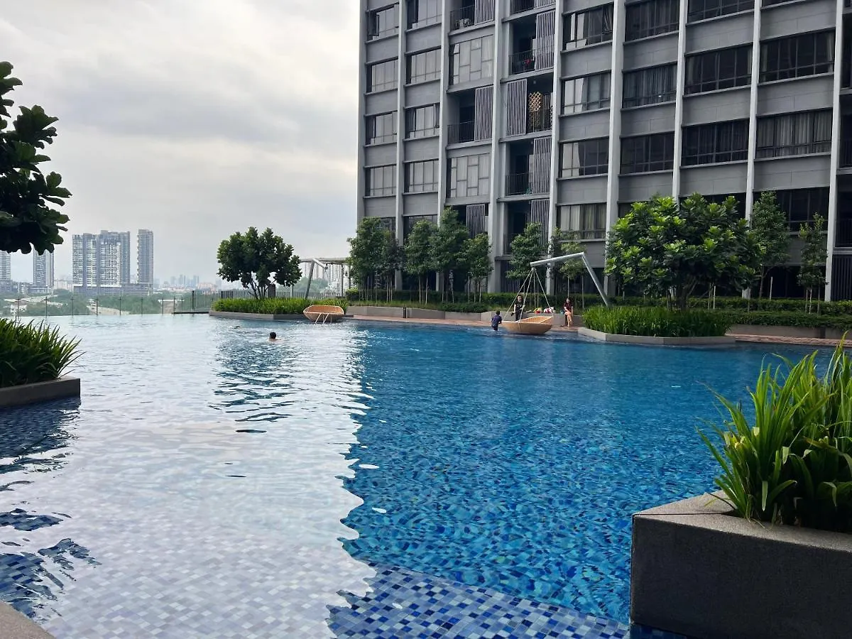 Millerz Square 3 Bedroom Near Old Klang Road Mid Valley Beautiful Night View Kuala Lumpur Apartment